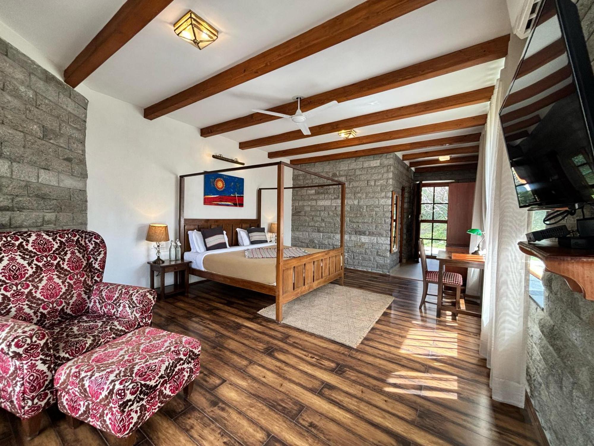 Larisa Resort Manali सहारा 5*